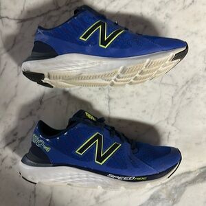 New Balance sneakers size 8.5 D width
